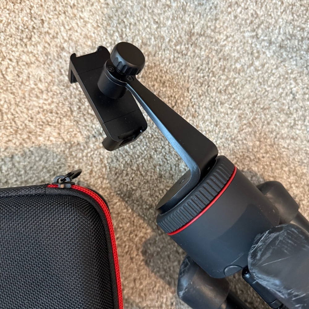 Pivo Black Tripod with Remote - Picture 3 of 16
